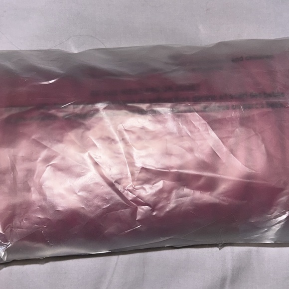 VICTORIAS SECRET RARE Quilted pleated Clutch NWT - Picture 9 of 9